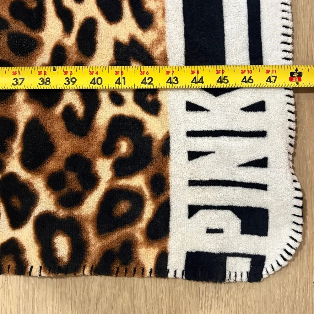 Victorias Secret PINK Y2K Fleece Throw Blanket Leopard Colorblock Logo 50x60 VS